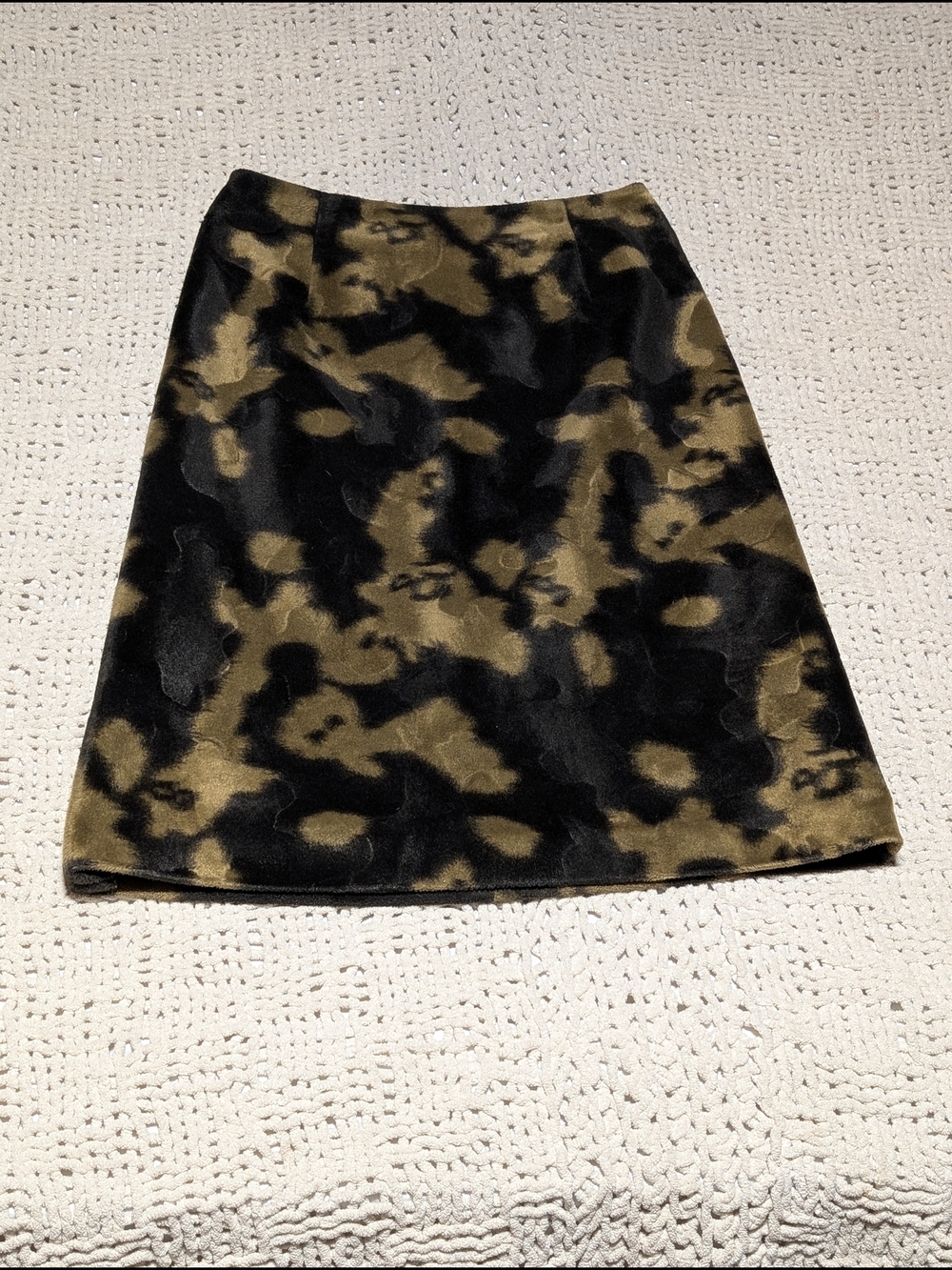 361 - Chaloc Skirt | Modern Minimalist Midi Skirt | Everyday Chic | - Picture 3 of 9